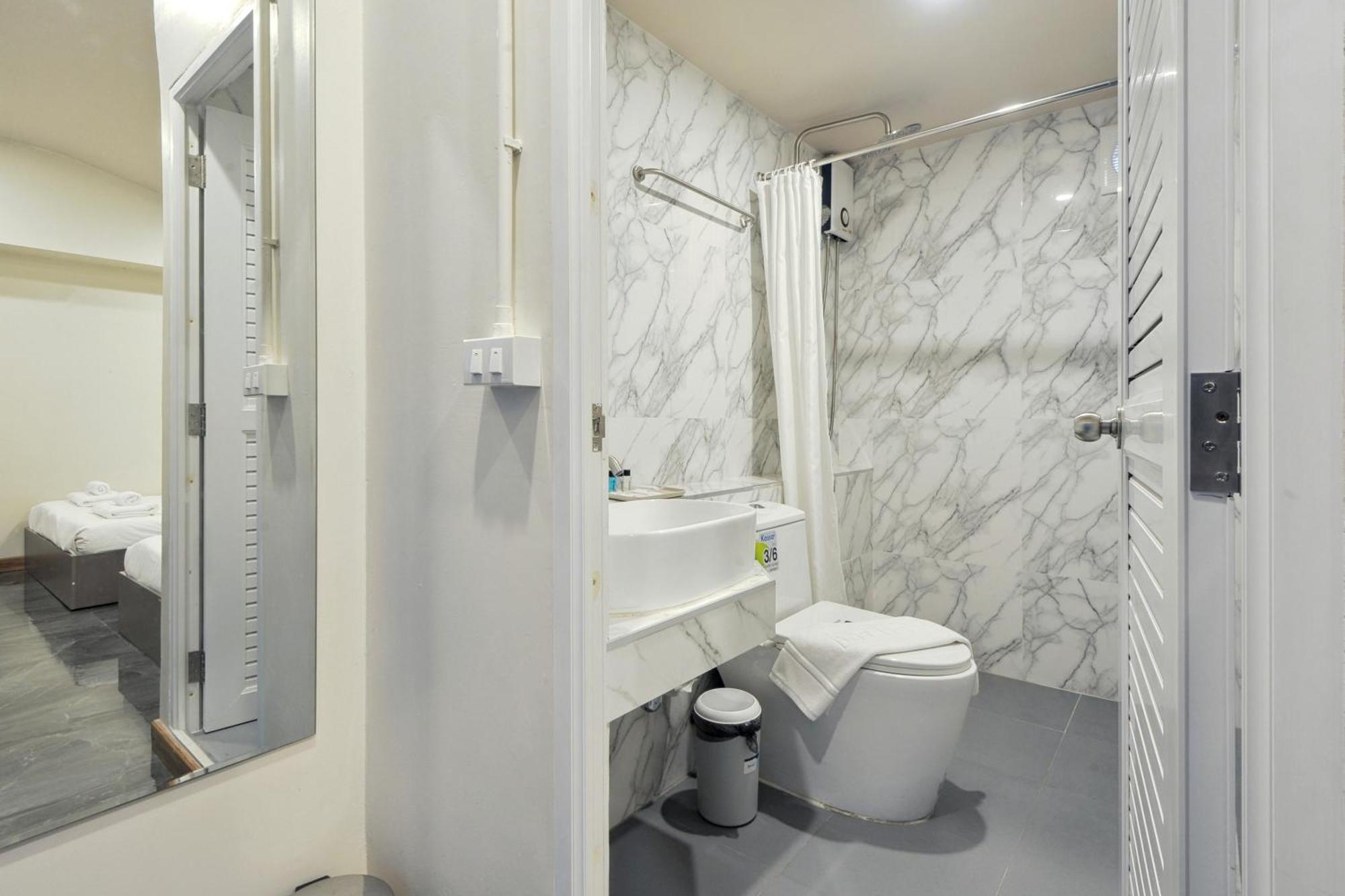 Ployburi Boutique Hotel Chanthaburi Esterno foto