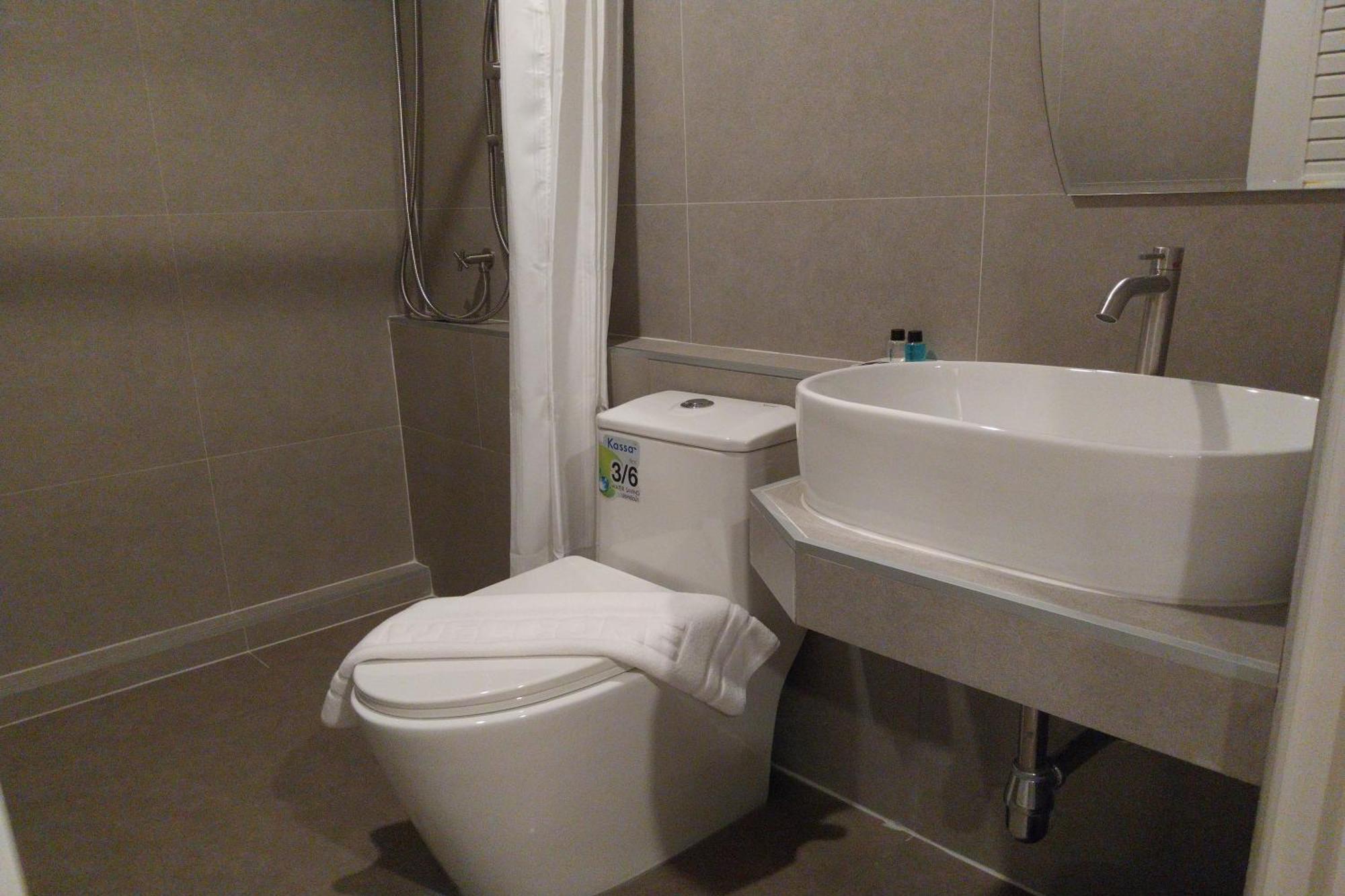 Ployburi Boutique Hotel Chanthaburi Esterno foto
