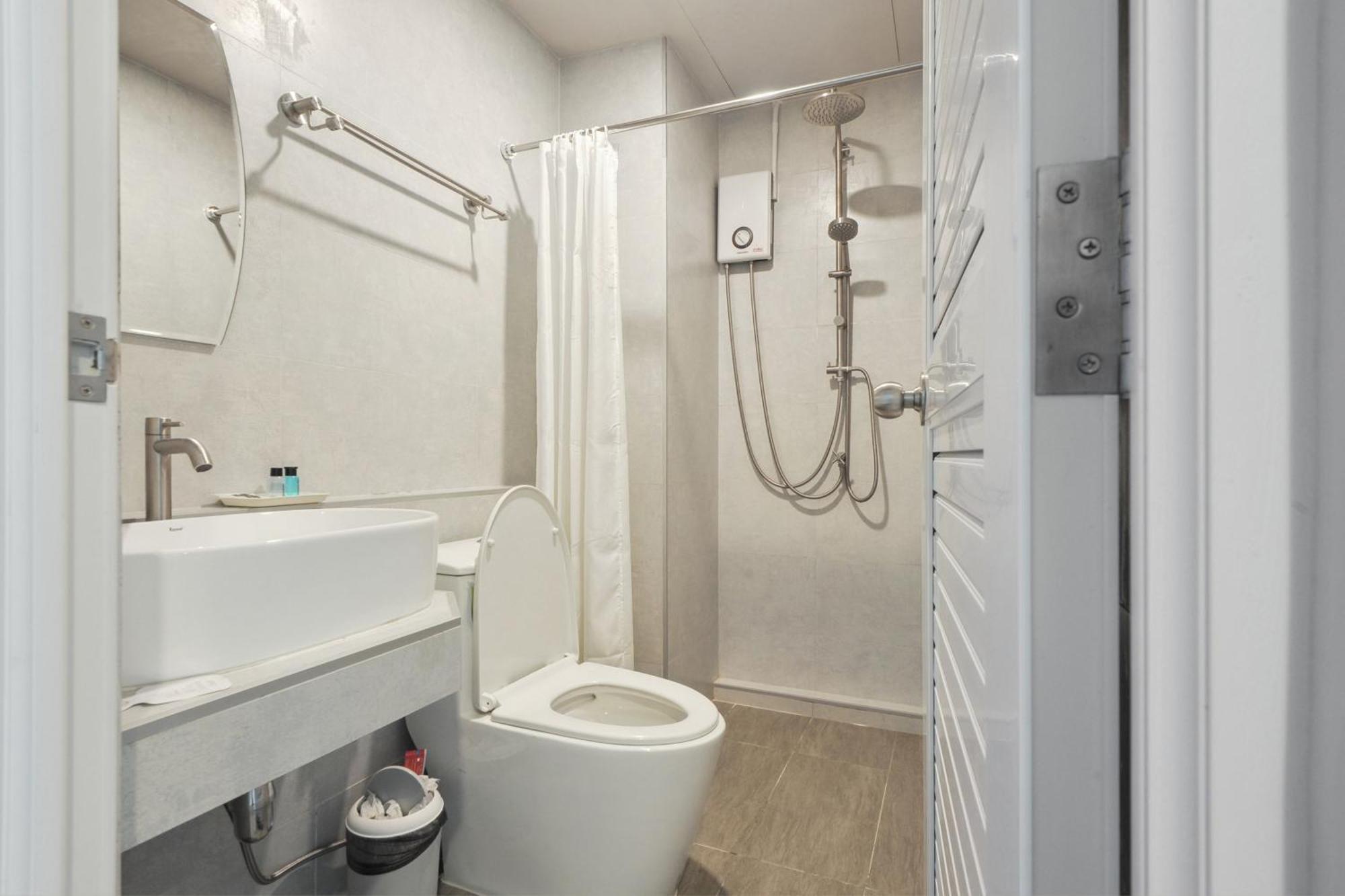 Ployburi Boutique Hotel Chanthaburi Esterno foto