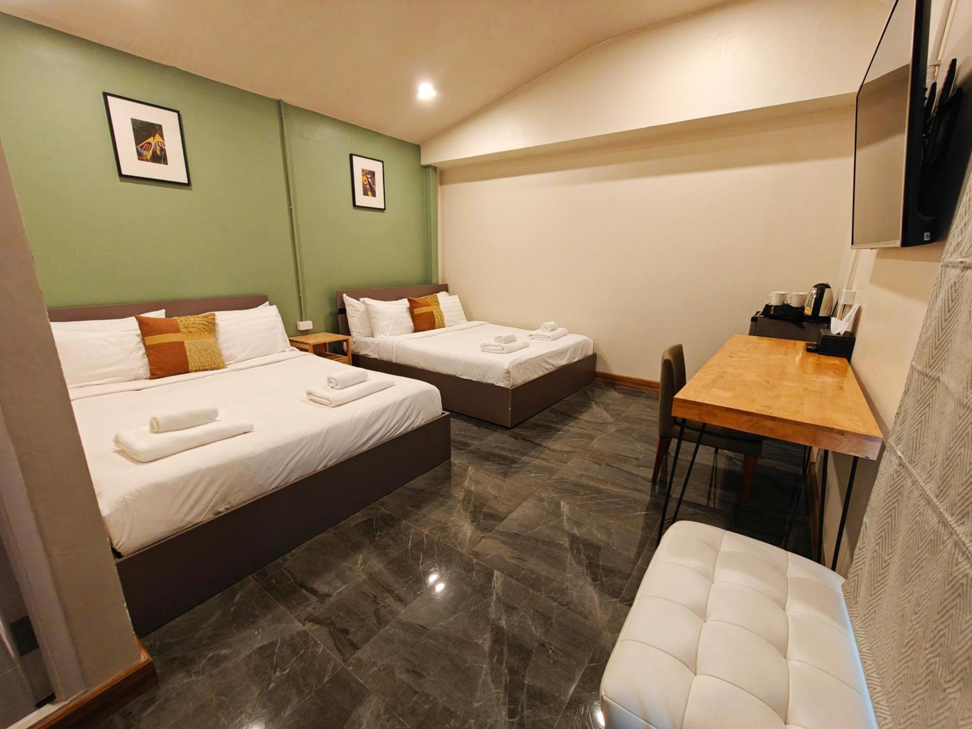 Ployburi Boutique Hotel Chanthaburi Esterno foto