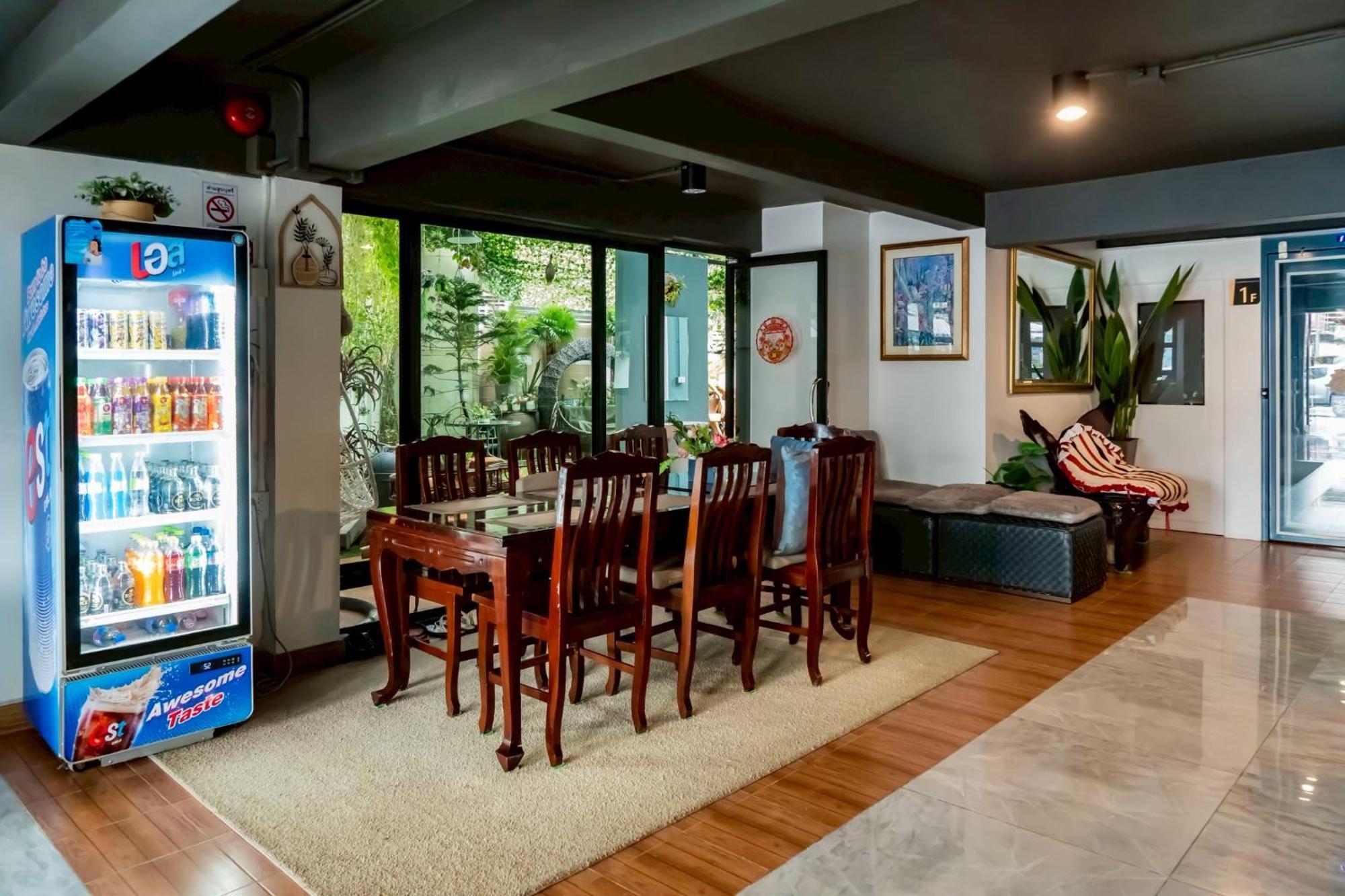 Ployburi Boutique Hotel Chanthaburi Esterno foto