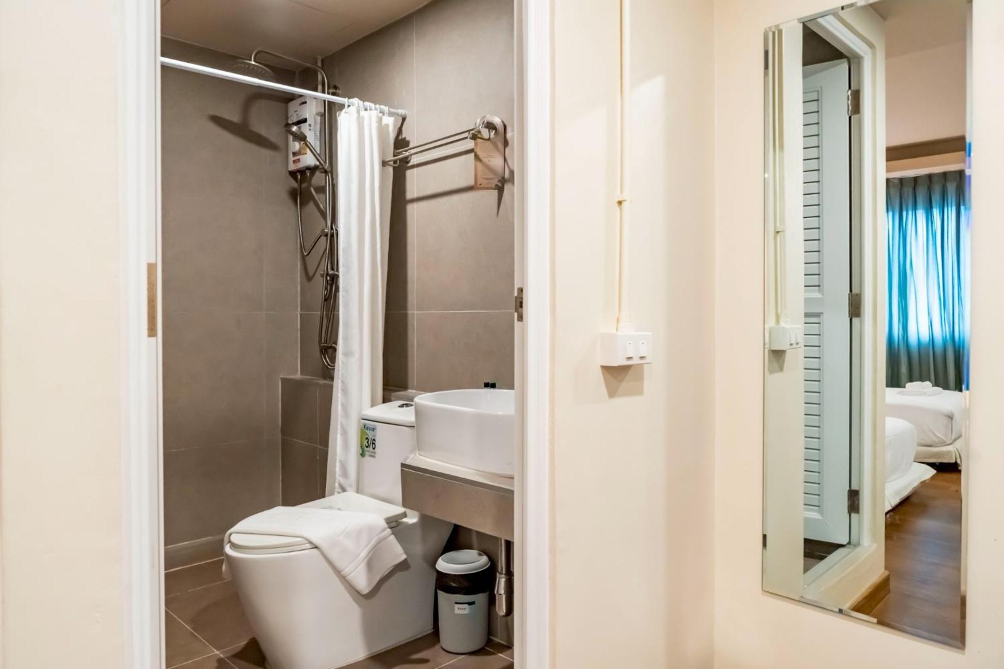 Ployburi Boutique Hotel Chanthaburi Esterno foto